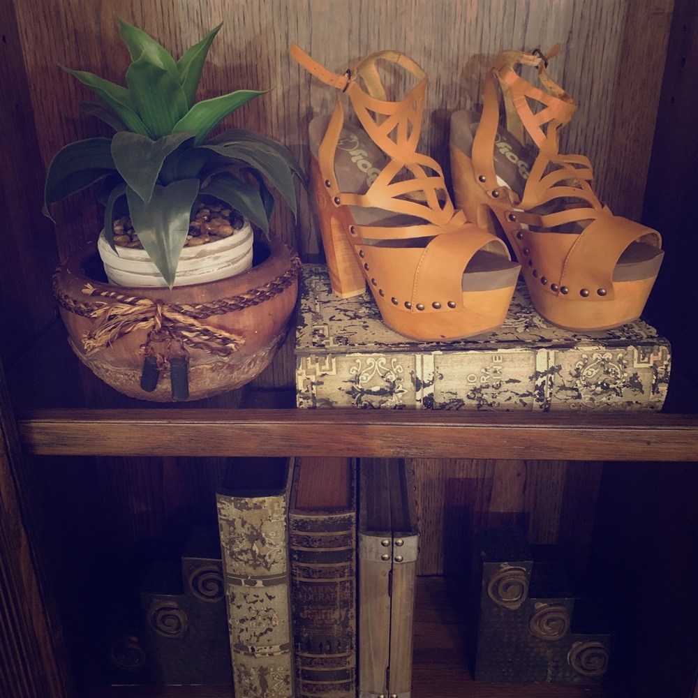 Women’s Shoes